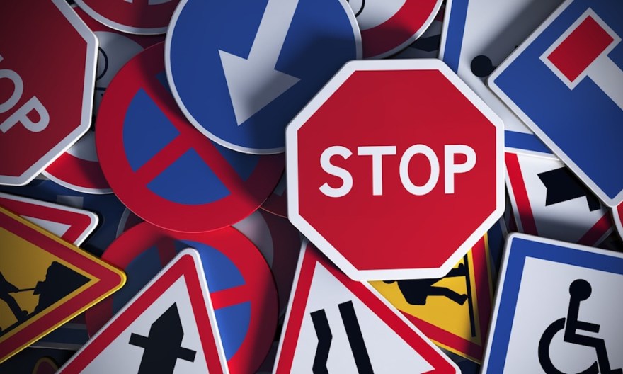 Cartello stradale, il Comune non rispetta le norme sull'installazione:  conseguenze - Iustrada